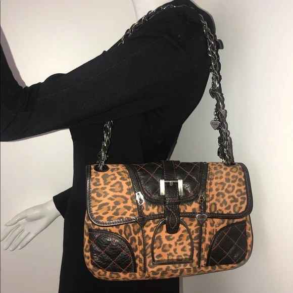 Leopard Print Shoulder Bag with Black Accents - Picture 3 of 8